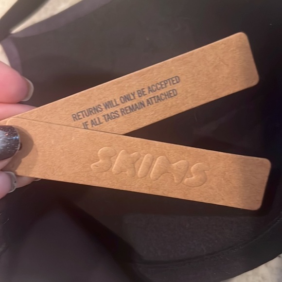 NWT ▶️ SKIMS ◀️ ULTIMATE COLLECTION Push-Up Plunge Bra size 32DD - Picture 10 of 11